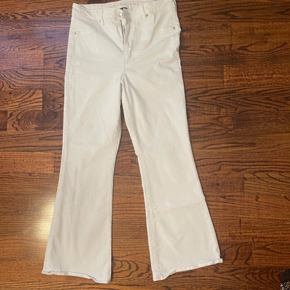 American Eagle Outfitters Denim - American Eagle Highest Rise Flare White Jeans Super Stretch 14
